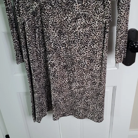 Old Navy Black and White Dolman Sleeve Sheath Dress - Picture 2 of 5